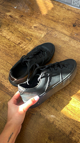 Ugg black leather low top - ugg,