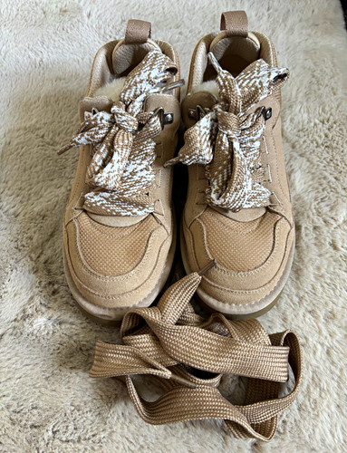 Ugg beige low - top, lace-up