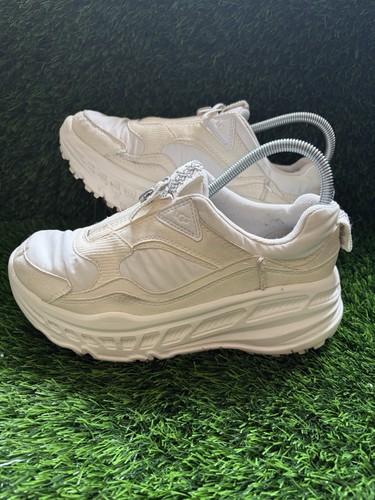 Ugg white zip front - ugg,