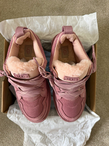 Ugg pink low top - top, lace-up