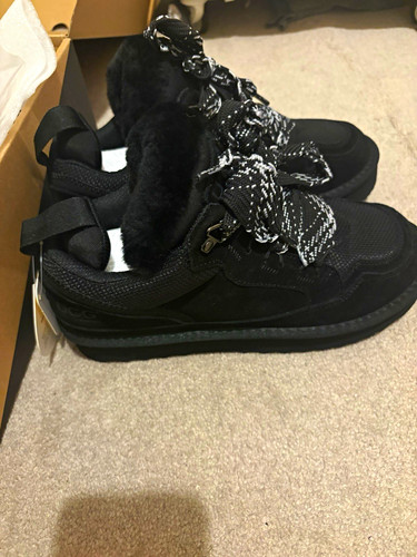 Ugg black water resistant mid - ugg,